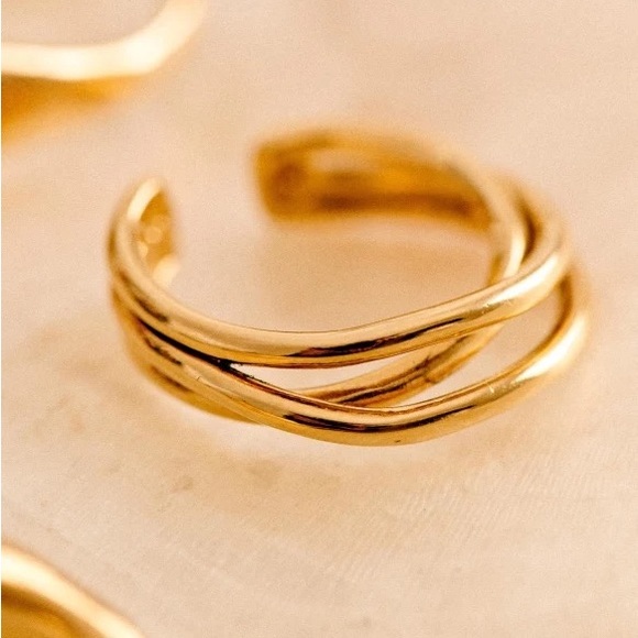 Sezane Gold Chiara Ring - Picture 3 of 9